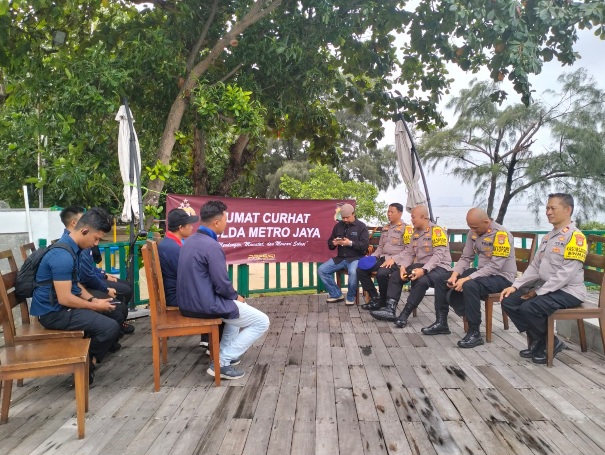 Kapolres Kepulauan Seribu Gelar Jumat Curhat di Pulau Bidadari: Mewujudkan Situasi Kamtibmas yang Kondusif dan Menyambut Idul Fitri 2024