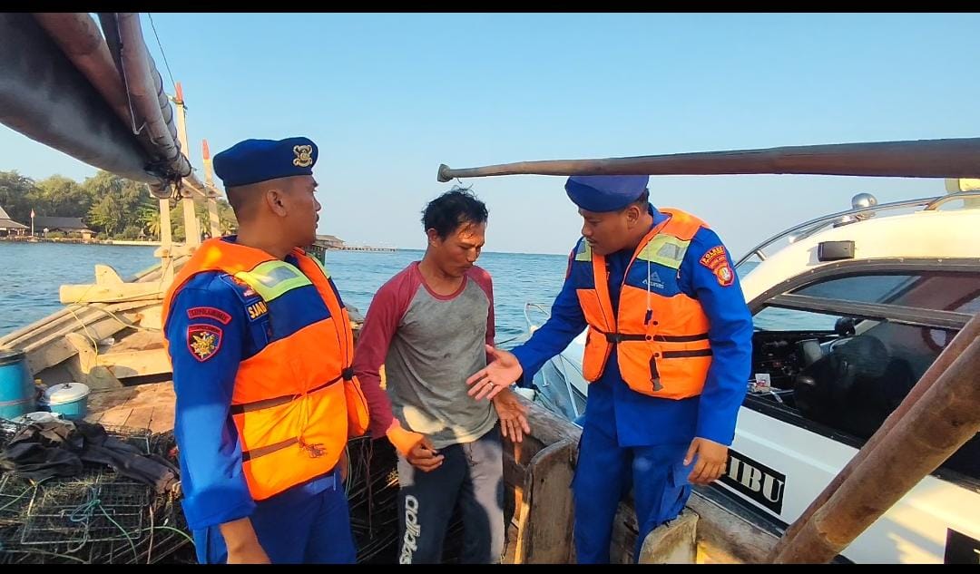 Patroli Satpolairud Polres Kepulauan Seribu Berikan Himbauan Keselamatan dan Antisipasi Kejahatan di Laut