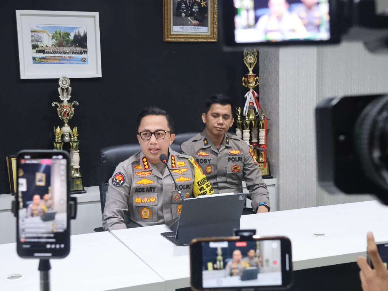 Polisi Sita Uang Tunai 73,7 Miliar Dari 15 Tersangka Kasus Judi Online Komdigi