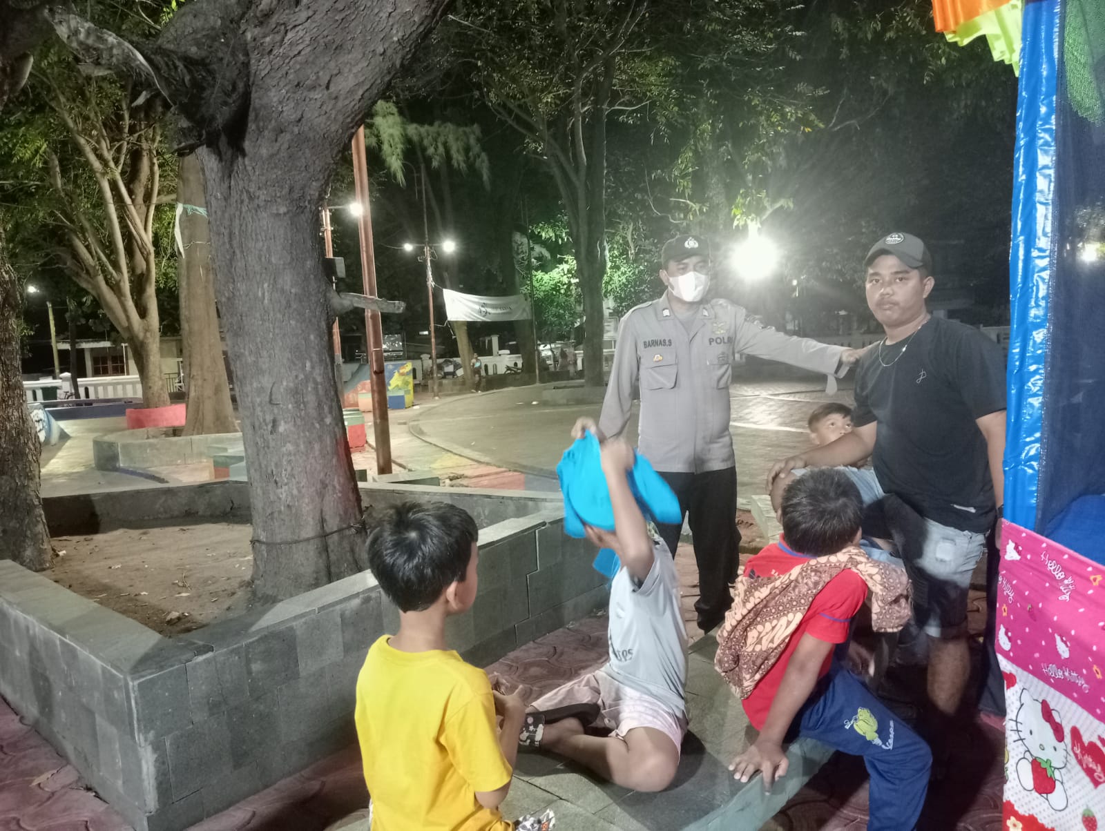 PolsubSektor Pulau Panggang Gelar Patroli Malam Polri Presisi, Fokus pada Penghimbauan dan Edukasi kepada Remaja
