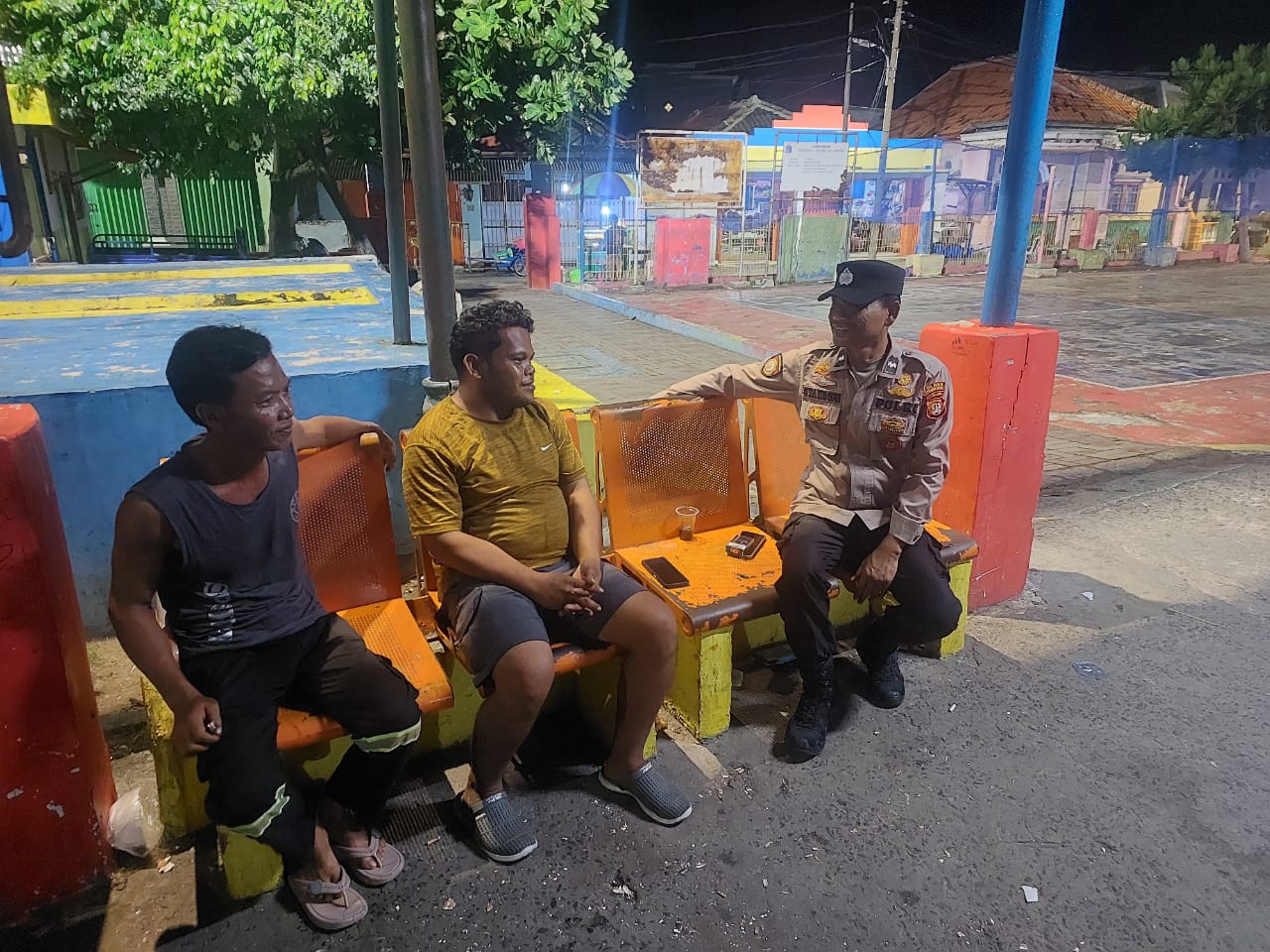 Polsek Kepulauan Seribu Utara Gelar Patroli Malam, Ajak Warga Waspada Hoax