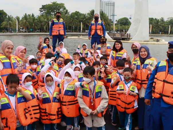 Belajar dan Bermain, Anak anak Sekolah Islam Al Ikhlas Datangi Kantor Polres Kepulauan Seribu