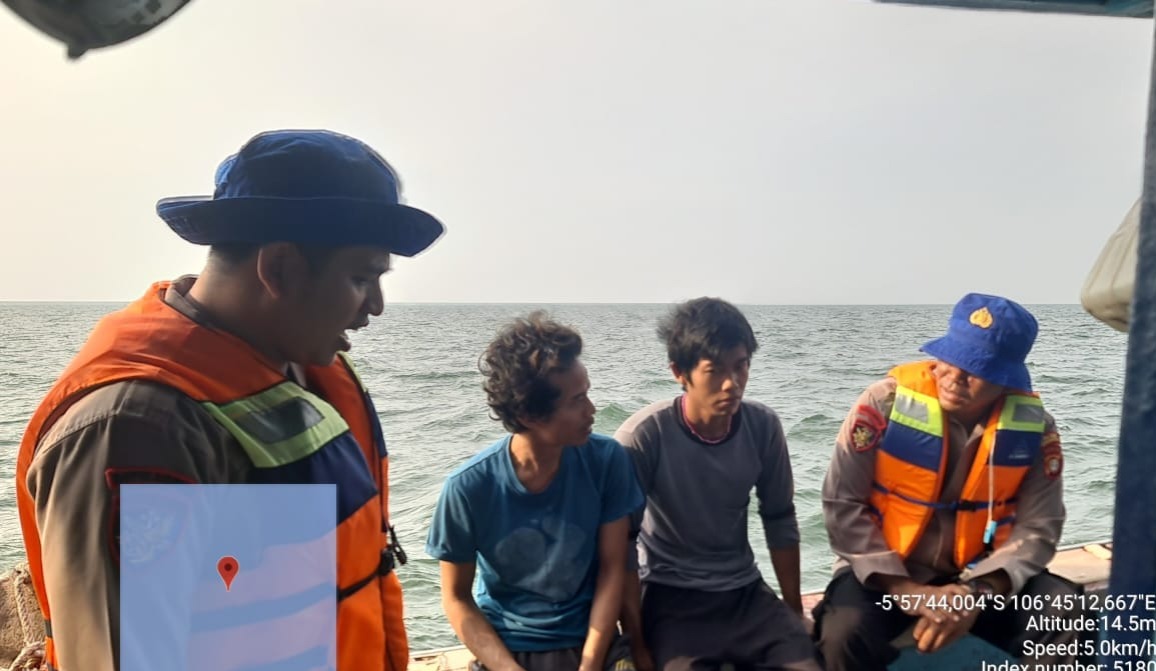 Team Patroli Satpolair Polres Kepulauan Seribu Himbau Keselamatan dan Antisipasi Kejahatan di Perairan Pulau Damar