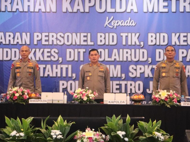 Kapolda Metro Jaya Berikan Arahan Kepada Satker Fungsi Pelayanan, Polairud, Pamobvit dan Staff Jajaran Polda Metro Jaya.