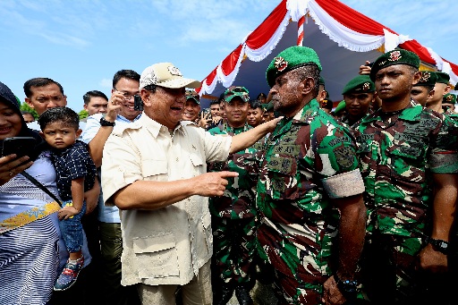 Kebanggaan Prabowo Nostalgia dengan Mantan Anak Buah di Papua Setelah 27 Tahun Tak Bersua
