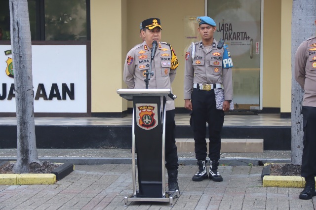 Kapolres Kepulauan Seribu Tekankan Disiplin dan Sukseskan Operasi Sikat Jaya, Anggota Diminta Gencarkan Sosialisasi Layanan 110