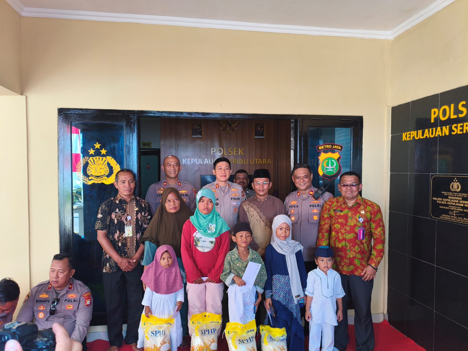 Kapolres Kepulauan Seribu Resmikan Renovasi Mako Polsek Kepulauan Seribu Utara, Ajak Toga Tomas dan Warga Dukung Program Jaga Jakarta