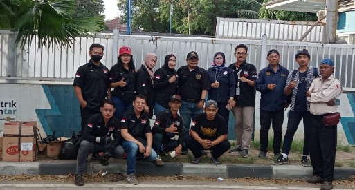PWI Jakarta Utara Bersama SAP dan Komunitas Motor MAX Serta Maxco Bagikan Ratusan Takjil
