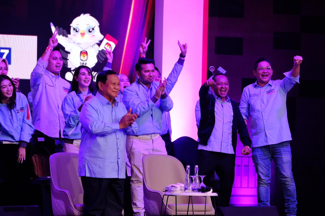 Bhabinkamtibmas Pulau Kelapa Mendorong Partisipasi Masyarakat dalam Pemilu Serentak 2024