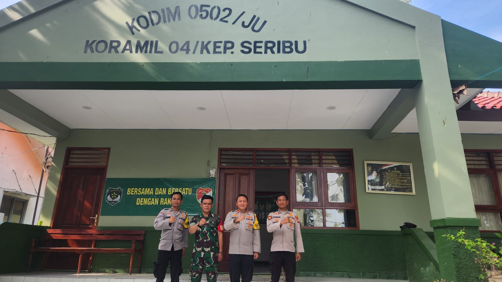Kapolsek Kepulauan Seribu Utara Silaturahmi dengan Koramil 04: Membangun Sinergitas TNI/Polri Menuju Pemilu 2024