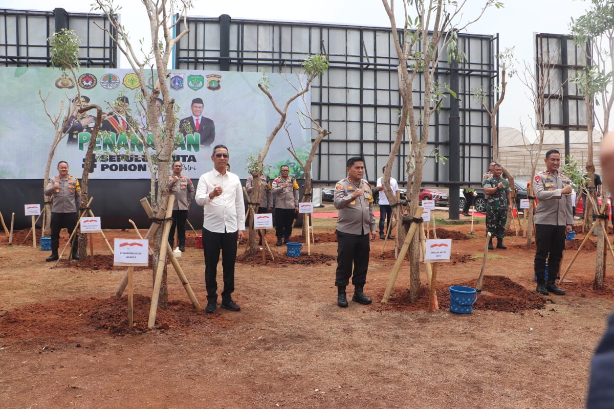 Polda Metro Jaya dan Forkopimda DKI Lestarikan Lingkungan Melalui Program ‘Penanaman Sepuluh Juta Pohon Bersama Polri’