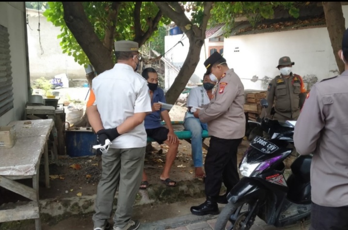 10 Pelanggar ProKes di Sanksi dan di Swab Oleh Petugas Ops Yustisi Gabungan di Pulau Lancang