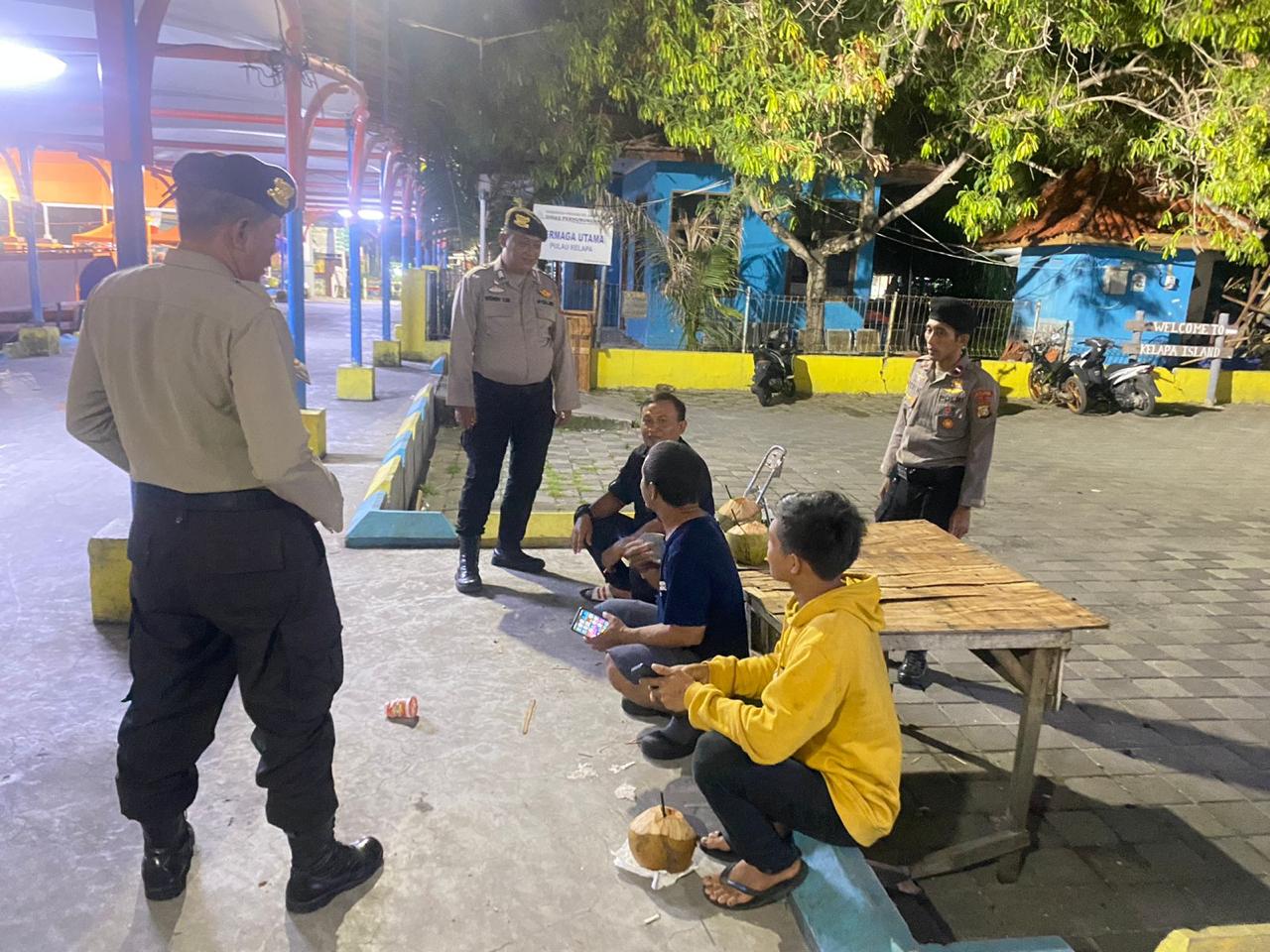 Patroli Malam Bulan Ramadhan di Pulau Harapan: Polsek Kepulauan Seribu Utara Mantapkan Kamtibmas Pasca-Pemilu 2024