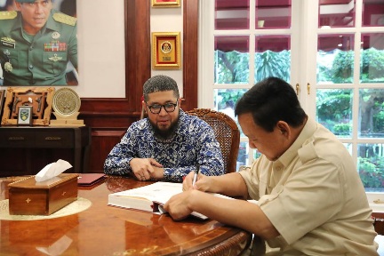Bertemu Prabowo, Podcaster Deryansha: Senang Banget Bisa Tukar Insight