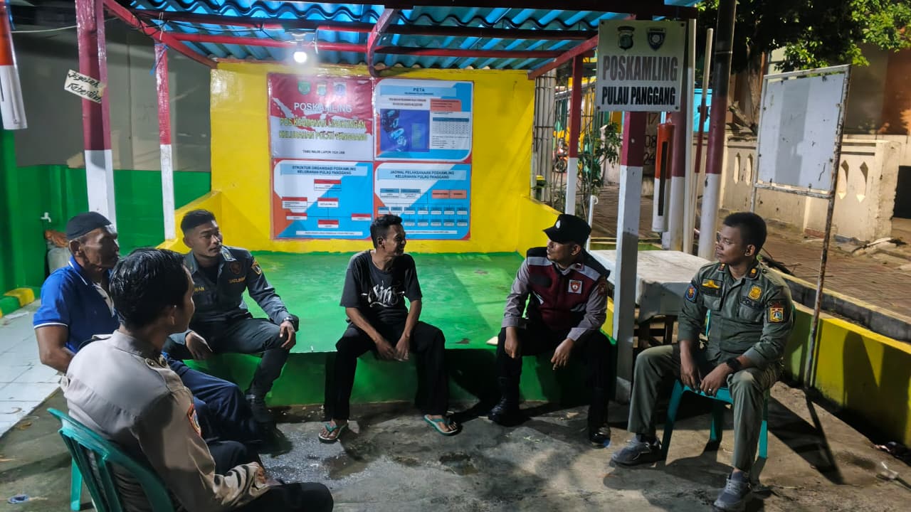 Kapolres Kepulauan Seribu Gencarkan Siskamling di Pulau-Pulau, Tegaskan: “Jaga Laut, Jaga Jakarta+”