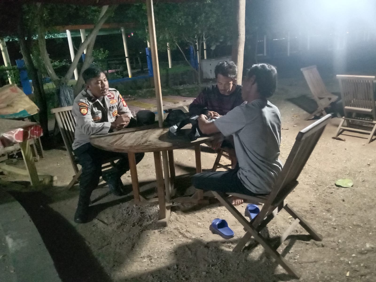 Polsek Kepulauan Seribu Selatan Gencar Patroli Malam, Wujudkan Wilayah yang Aman dan Terbuka untuk Masukan Masyarakat