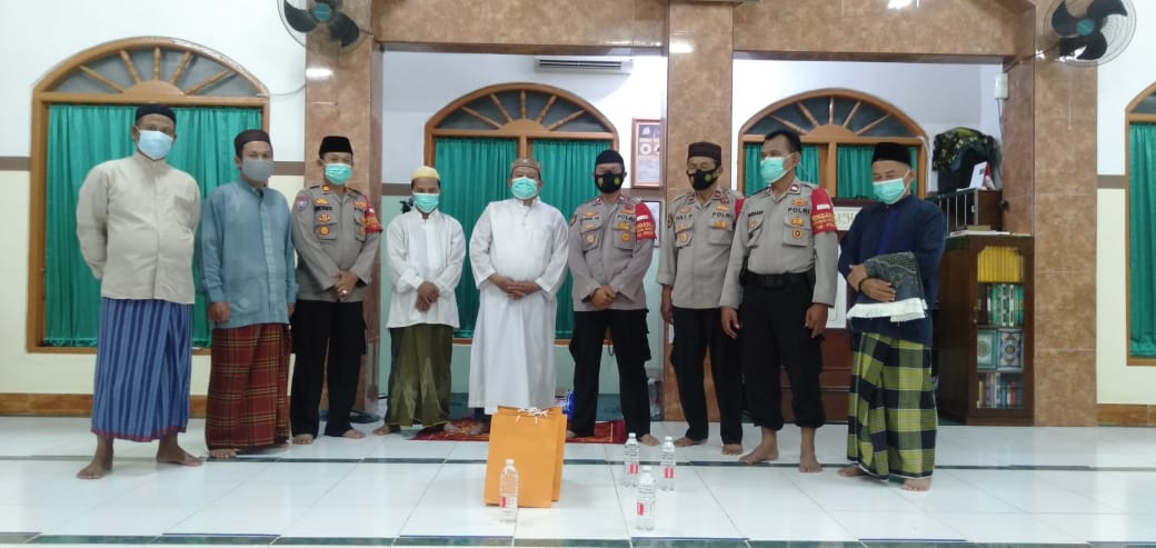 Safari Ramadhan, Jajaran Polsek Pademangan Gelar Tarawih Bersama Warga