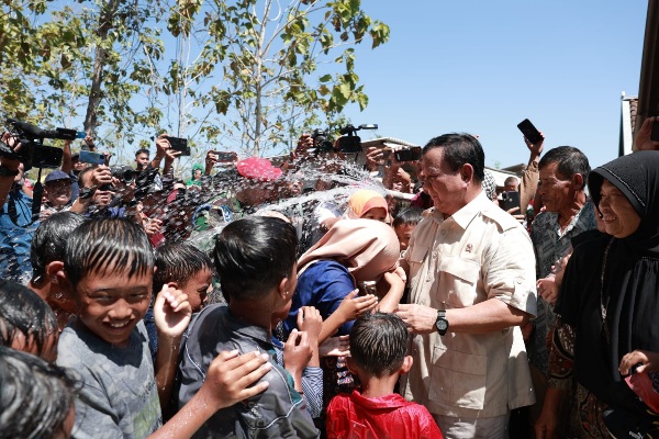 Wujudkan Sumber Air, Prabowo Dapat Ucapan Terima Kasih Sampai Pantun dari Warga Gunung Kidul
