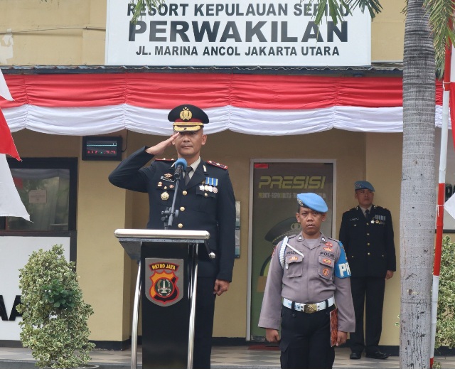 Polres Kepulauan Seribu Gelar Upacara Peringatan HUT ke-79 Kemerdekaan RI di Kantor Perwakilan Polres Kepulauan Seribu