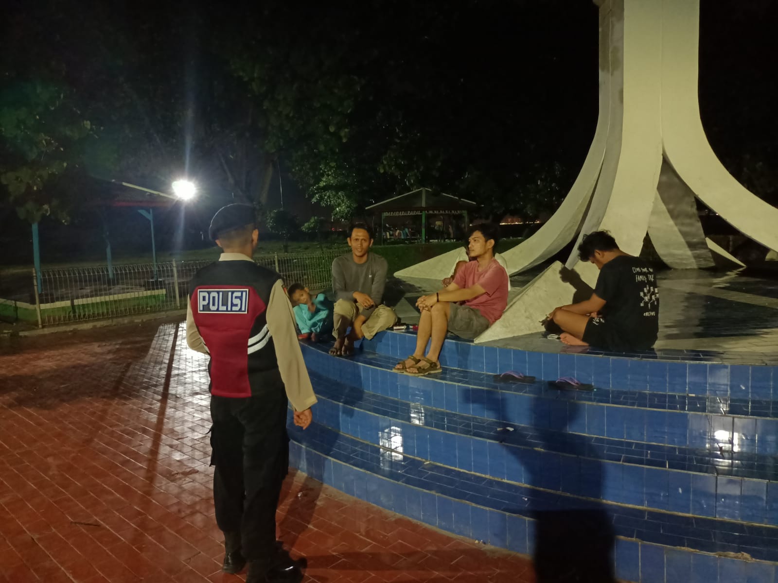 Polsek Kepulauan Seribu Selatan Gelar Patroli Malam di Pulau Untung Jawa, Antisipasi Gangguan Kamtibmas