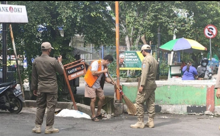 Polsek Pademangan Bersama Tiga Pilar Operasi Prokes, Jaring 28 Pelanggar di Sanksi Menyapu Jalan