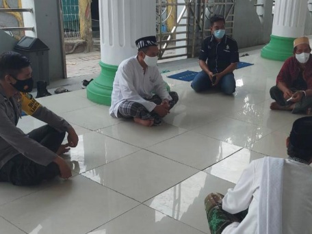 Wujudkan Sitkamtibmas Aman dengan Sambang Tokoh Agama oleh Bhabinkamtibmas Polres Kepulauan Seribu