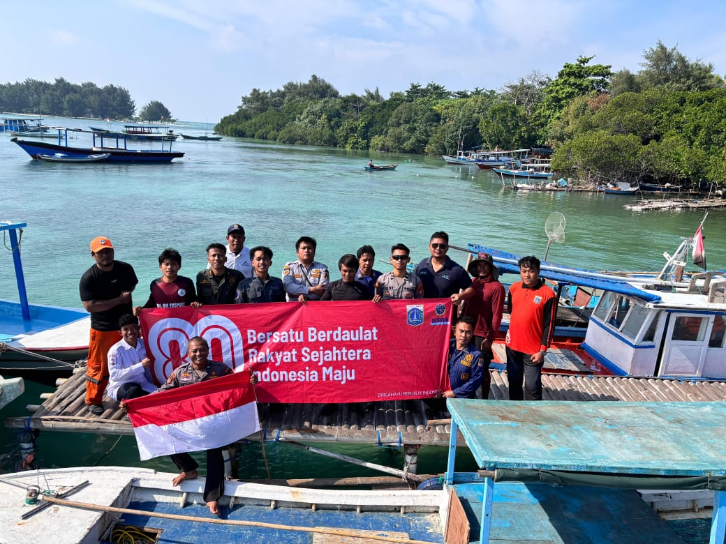 Pengibaran Bendera Merah Putih di Bawah Laut Warnai Peringatan HUT RI ke-80 di Pulau Pari