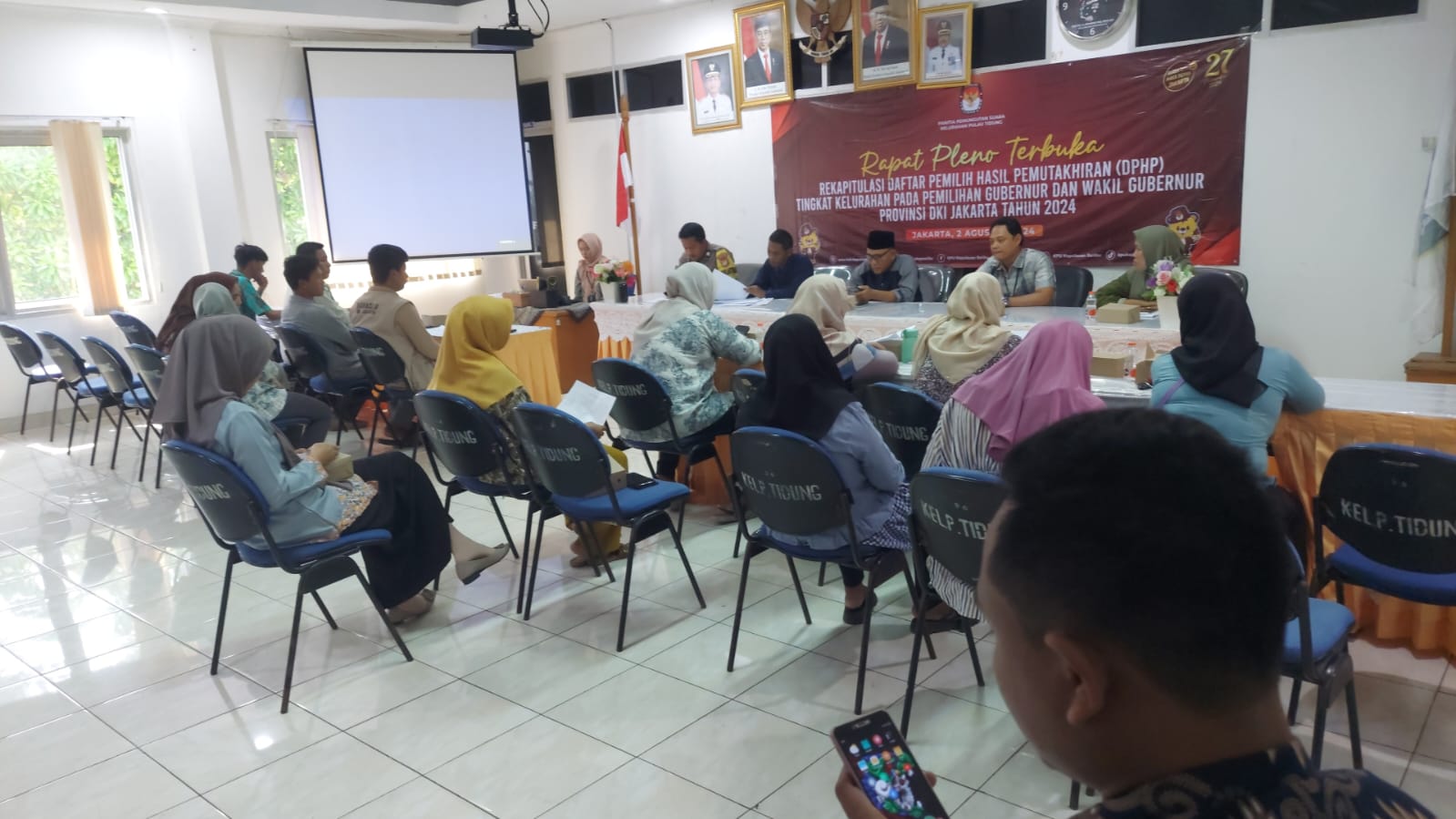 Briptu Andika Fajar Hadiri Rapat Pleno Terbuka Rekapitulasi DPHP Tingkat Kelurahan di Pulau Tidung