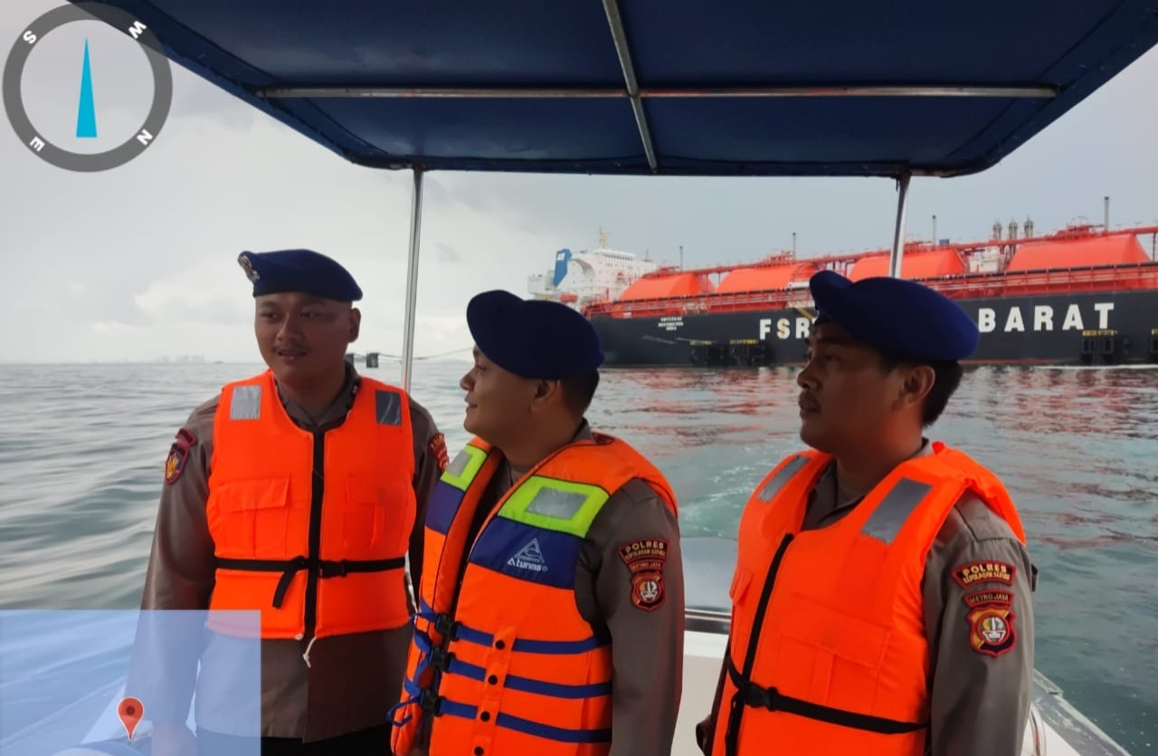 Team Patroli Satpolair Polres Kepulauan Seribu Berikan Himbauan Keselamatan di Perairan Pulau Pari