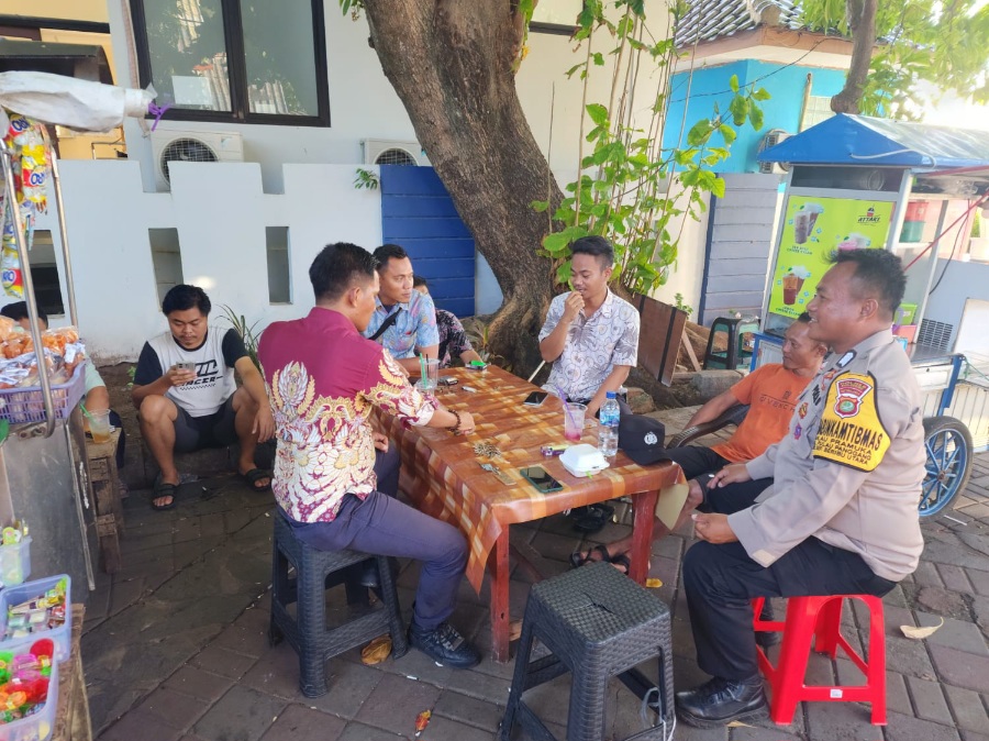 Bhabinkamtibmas Pulau Pramuka Ajak Warga Jaga Kamtibmas dan Sukseskan Pemilu 2024 dengan Damai dan Bersatu