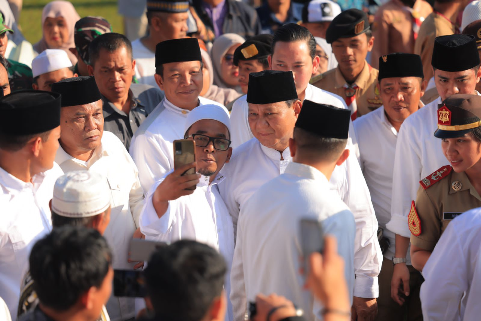 Sholat Idul Adha di Bandung Barat, Prabowo Berterima Kasih Atas Sambutan Warga