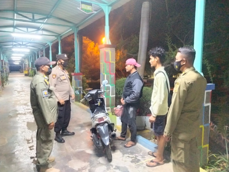 Patroli Malam Pulau Untung Jawa Wujudkan Sitkamtibmas Kondusif