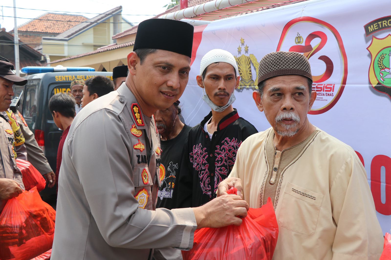 Kapolrestro Tangerang Kota Beri Pesan Kamtibmas Saat Jum'at Keliling, Jelang HUT Bhayangkara Ke-78