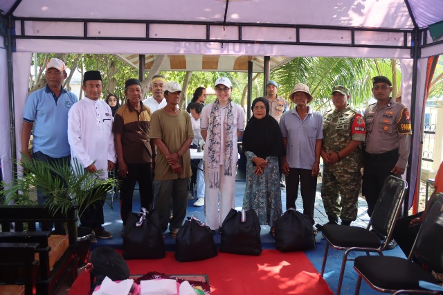 Polsek Kepulauan Seribu Utara Salurkan Santunan Sembako untuk 428 Jompo dan Dhuafa, Didukung PT NHM dan Niti Islands