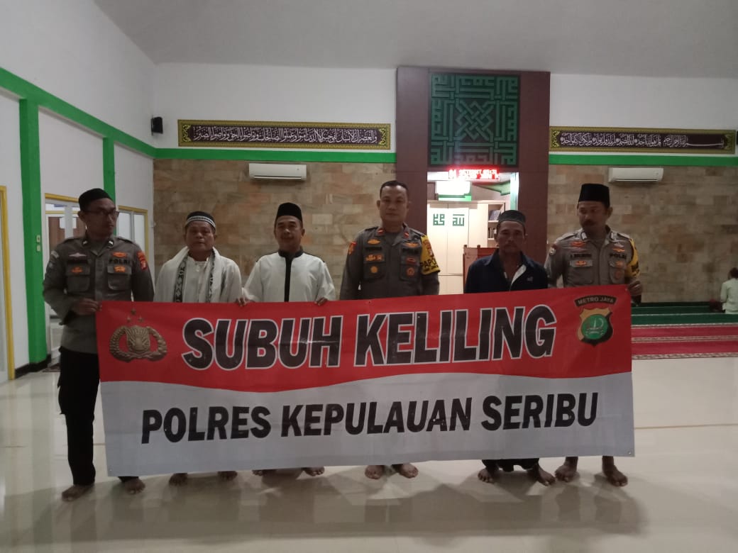 Wakapolsek dan Tim Polres Kepulauan Seribu Utara Jalankan Cooling System Subuh Keliling di Masjid Terjauh