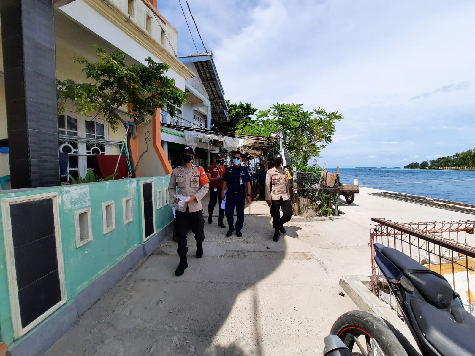 Polsek Kep Seribu Utara Gelar Ops Yustisi Gabungan di 3 Pulau Pemukiman dan Temukan 11 Pelanggar ProKes