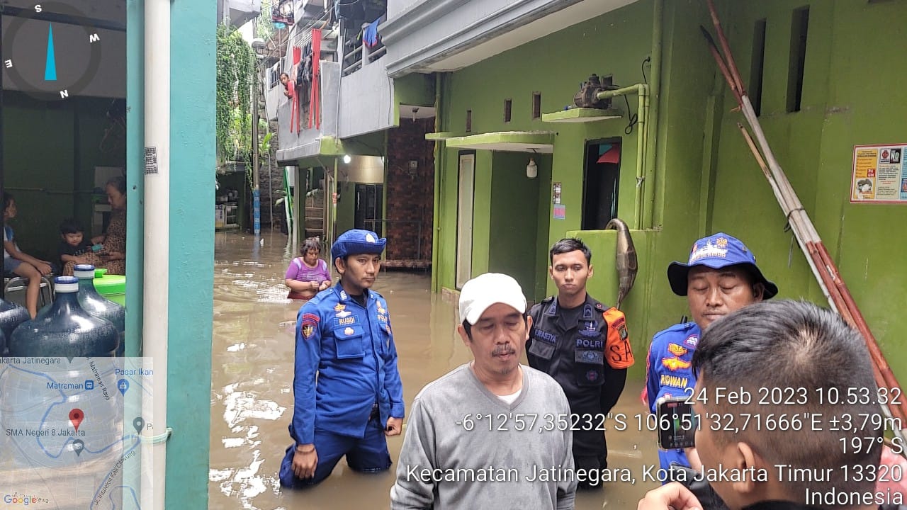 Hujan Deras di Jakarta, Personil Brimob Polda Metro Jaya Siaga di Beberapa Lokasi