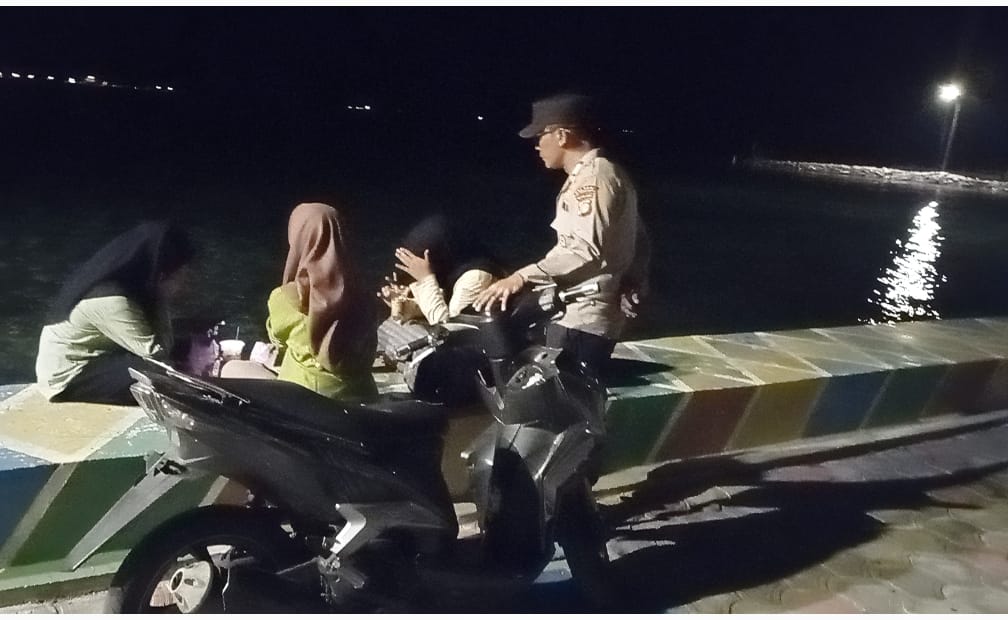 Patroli Malam Presisi Polsek Kepulauan Seribu Utara Berhasil Cegah Kenakalan Anak Remaja