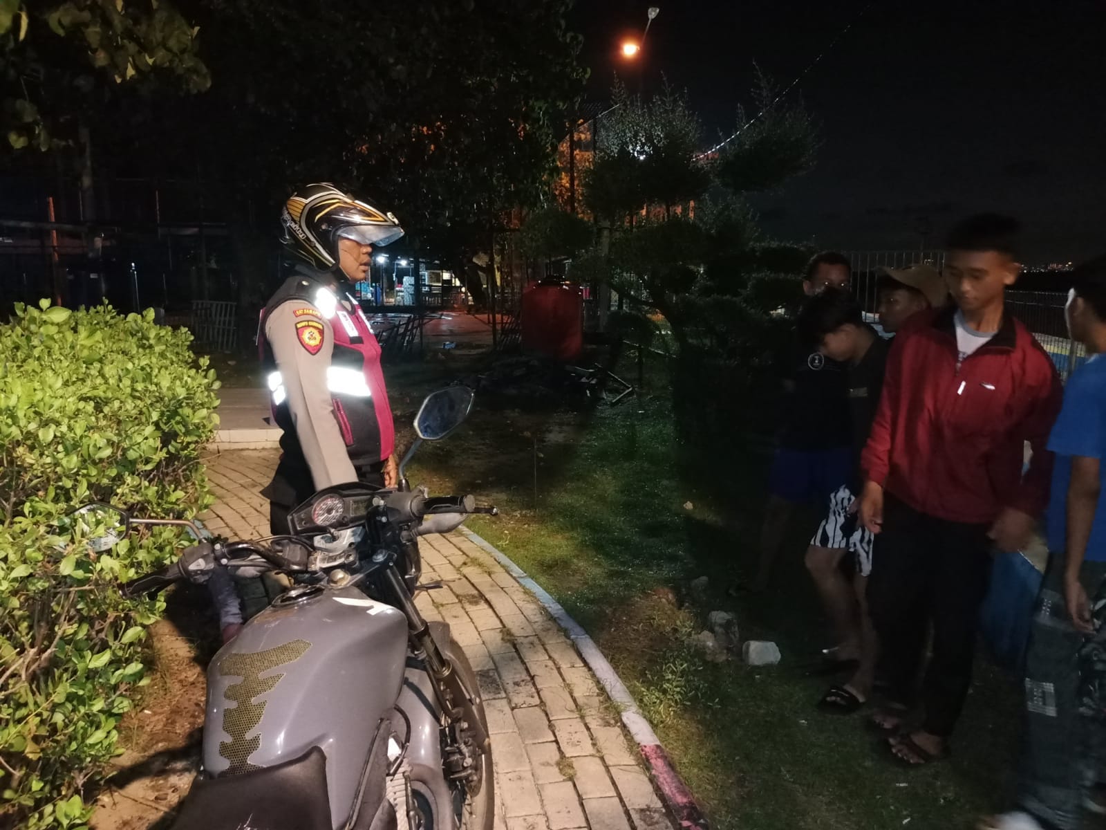 Patroli Malam Perintis Presisi di Pulau Lancang: Antisipasi Gangguan Kamtibmas