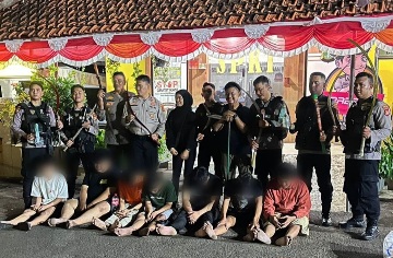 Gagalkan Aksi Tawuran Di Kemanggisan Jakbar, Polisi Amankan 7 Remaja, Senjata Tajam hingga Molotov