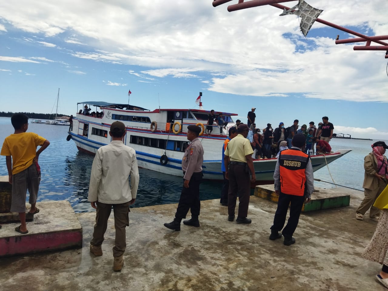 Polres Kepulauan Seribu Amankan Kunjungan Wisatawan di Dermaga dan Pulau Wisata