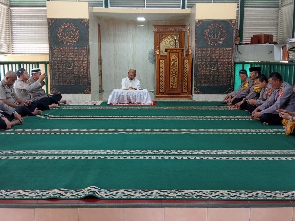 Polres Kepulauan Seribu Gelar Tadarusan Ramadhan 1445 H di Masjid Baitul Jannah Marina Ancol
