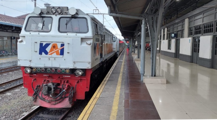PT KAI Luncurkan Operasional Kereta Api Baru Cikuray Rute Pasar Senen - Garut, Berikut Tarif, Jadwal & Persyaratannya