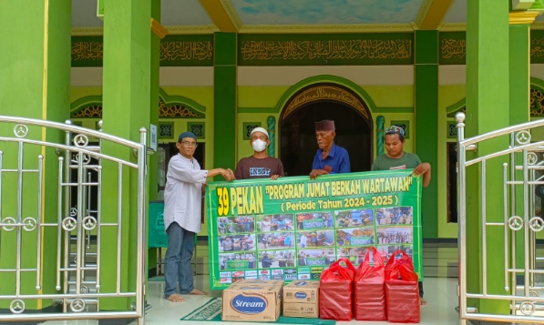 Maraknya Demo Tak Surutkan Aksi Sosial Jurnalis, PJWB Tetap Berbagi ke Masjid