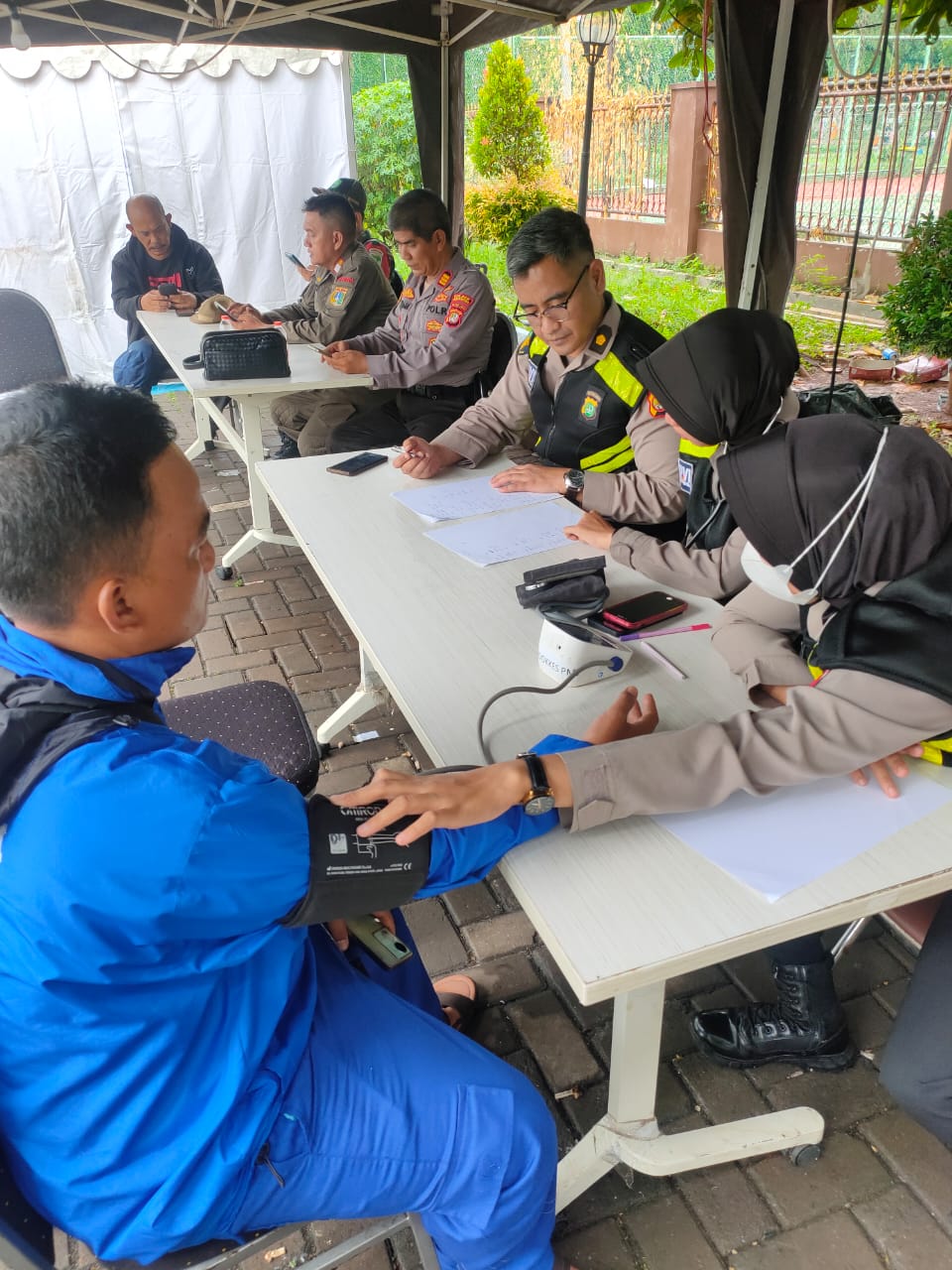 Dukung Kelancaran Pemilu 2024, Polda Metro Jaya Beri Layanan Kesehatan Untuk Petugas PPK, KPPS Dan Pengamanan TPS.