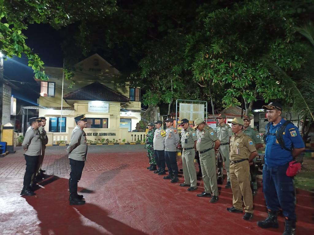 Patroli Malam Presisi Himbau Warga untuk Cegah Gangguan Ketertiban di Pulau Kelapa dan Pulau Harapan