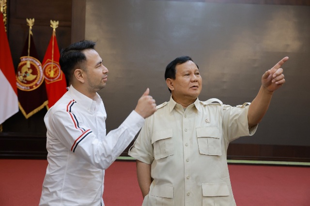 LSI Denny JA: Perbedaan Sudah 2 Digit, Prabowo Makin Unggul dari Ganjar
