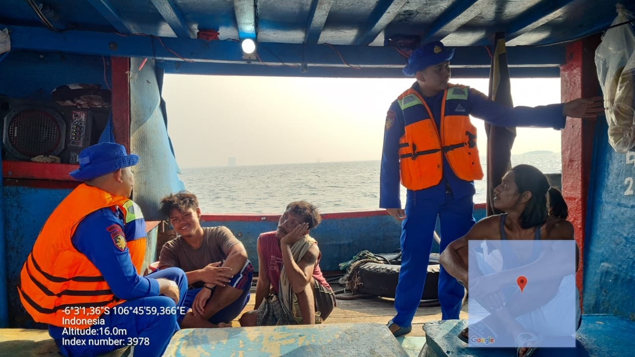 Team Patroli Satpolair Polres Kepulauan Seribu Tingkatkan Keamanan Laut di Perairan Pulau Pari
