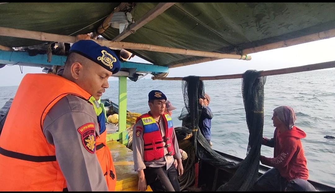 Team Patroli Satpolair Polres Kepulauan Seribu Menggelar Giat Patroli Laut Dialogis di Pulau Pramuka