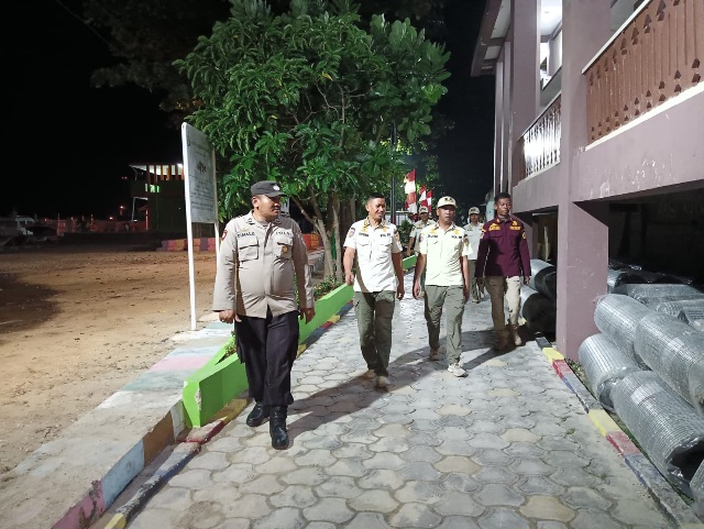 Kapolsubsektor Pulau Kelapa dan Polsek Kepulauan Seribu Utara Patroli Malam Bersama Satpol PP untuk Mencegah Gangguan Kamtibmas